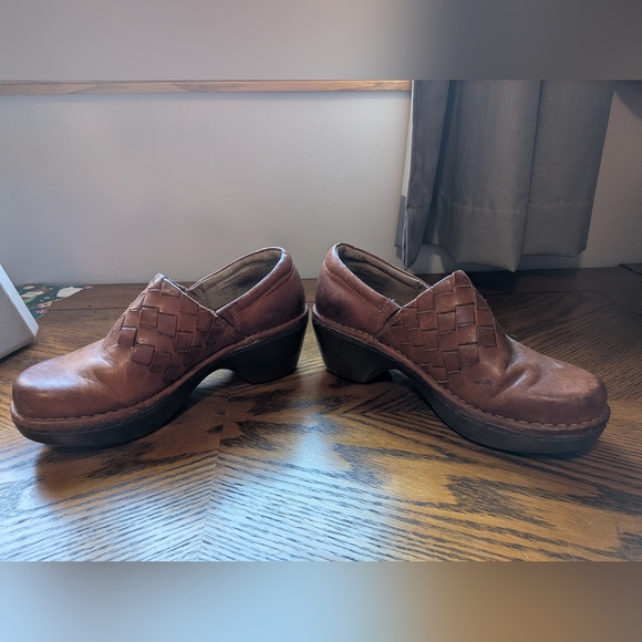 Ariat Brown Leather Woven Mules - Picture 6 of 15